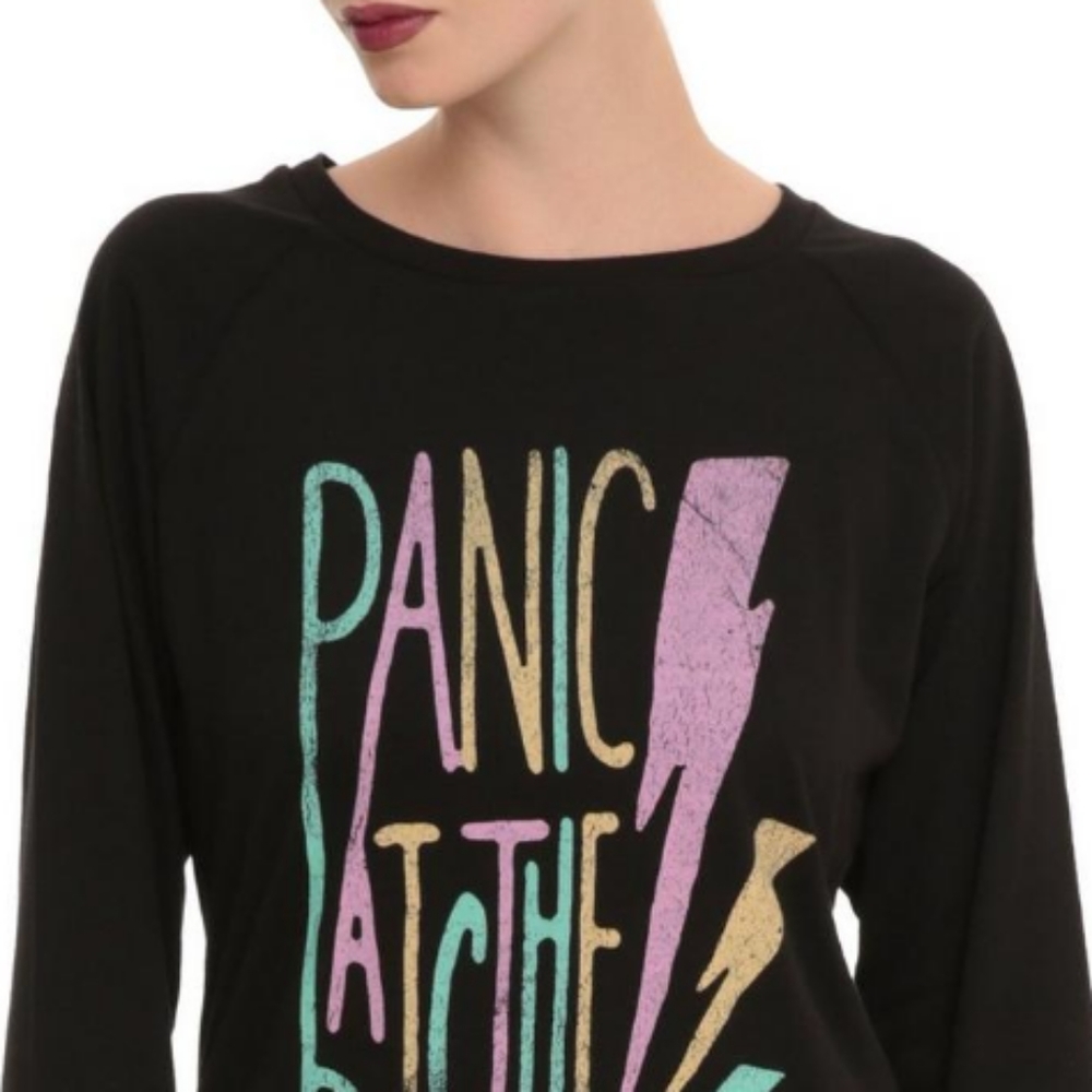 💙 🔥Panic! At the Disco long-sleeve lightning bolt pullover top. - Picture 7 of 9